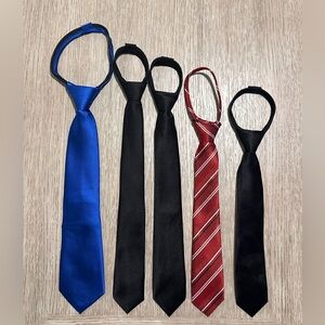 Set of 5 Kids Adjustable Zipper Ties in Blue(2.5”W), Black(2”W) and Red(2”W)